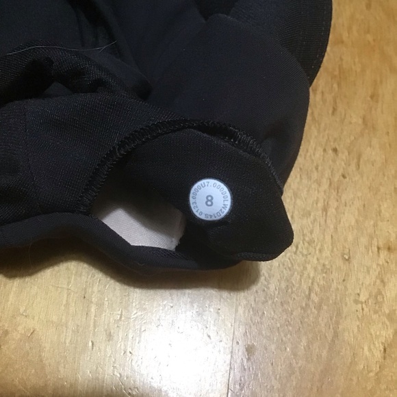 Lululemon SmoothCover Yoga Bra *Light Support, B/C Cup
Black EUC (2023) - Picture 4 of 6